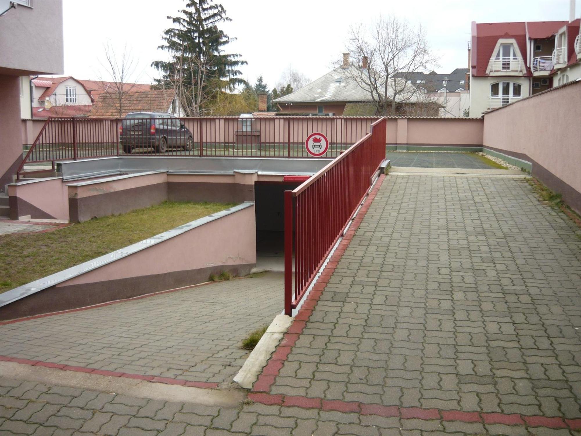 Lux Apartmanok Hajduszoboszlo Ngoại thất bức ảnh