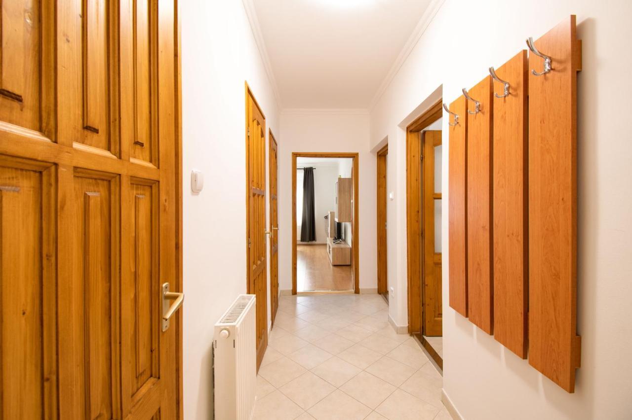 Lux Apartmanok Hajduszoboszlo Ngoại thất bức ảnh