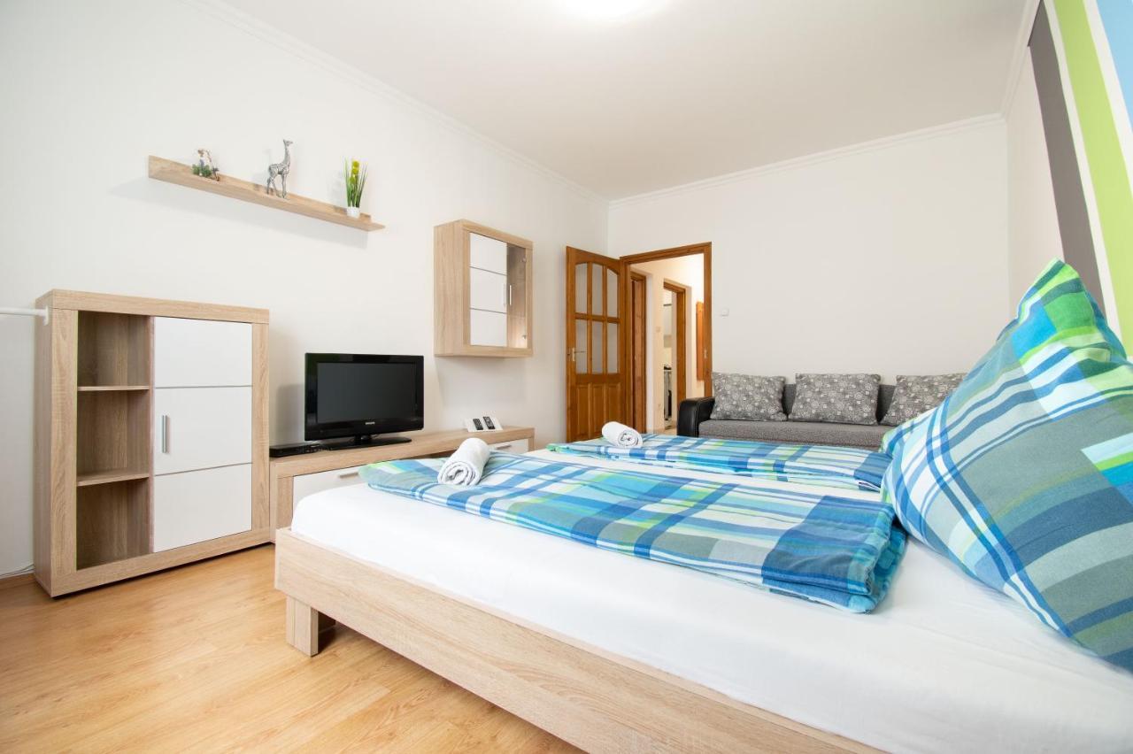 Lux Apartmanok Hajduszoboszlo Ngoại thất bức ảnh