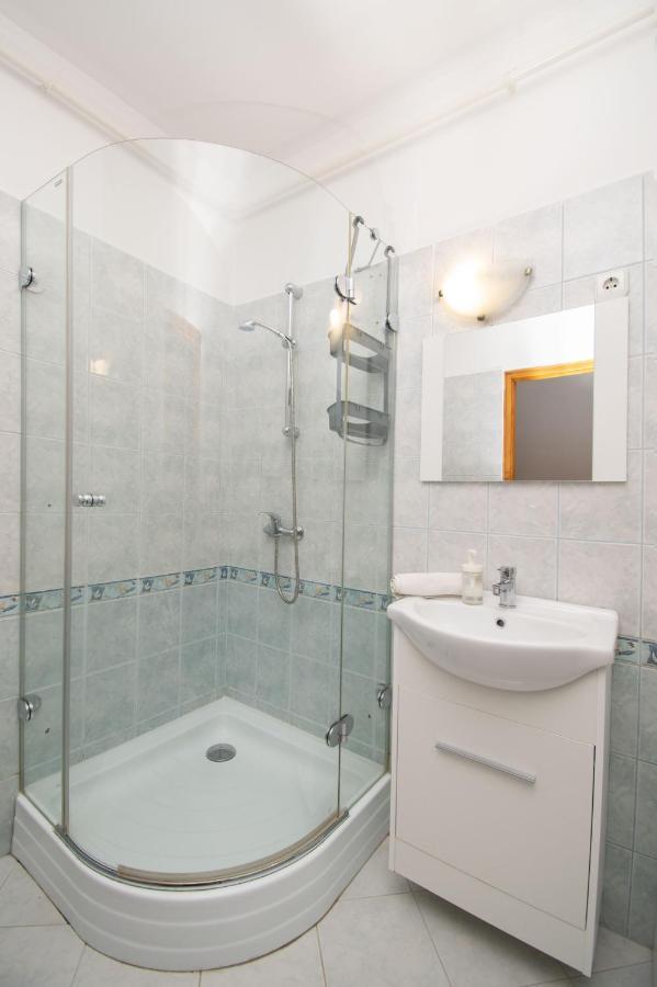 Lux Apartmanok Hajduszoboszlo Ngoại thất bức ảnh